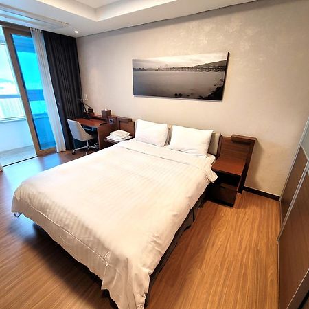W Residence Hotel Busan Buitenkant foto