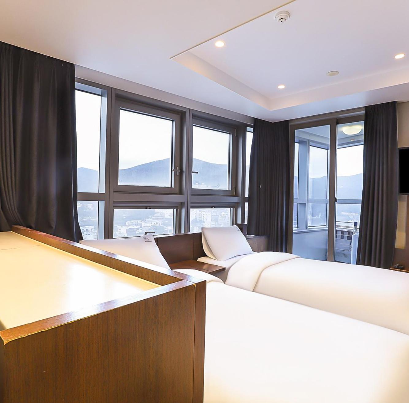 W Residence Hotel Busan Buitenkant foto