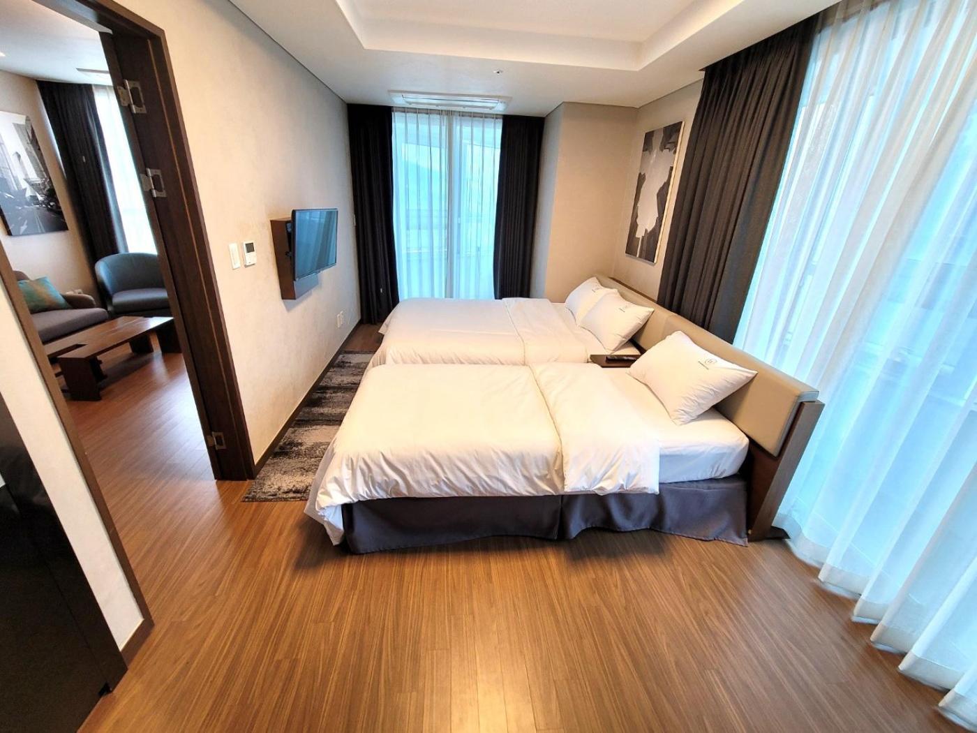 W Residence Hotel Busan Buitenkant foto