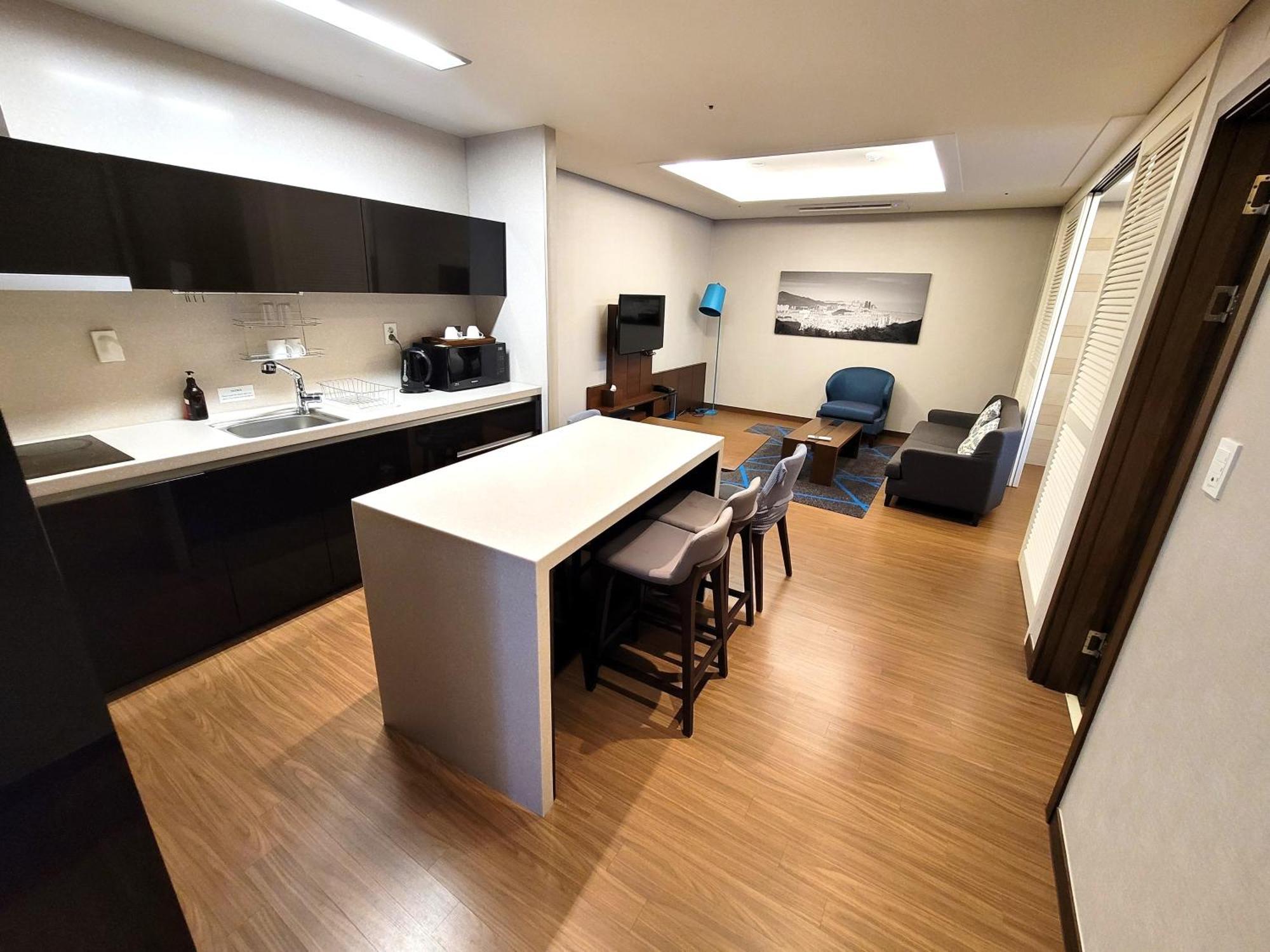 W Residence Hotel Busan Buitenkant foto